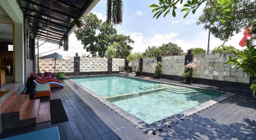 Reddoorz Plus Near Mall Bali Galeria 2 Hotel Denpasar  Exterior photo