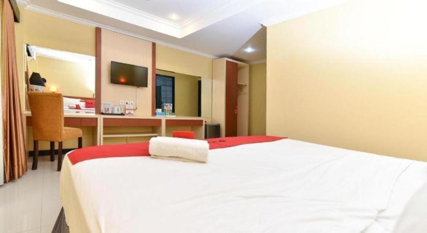 Reddoorz Plus Near Mall Bali Galeria 2 Hotel Denpasar  Exterior photo